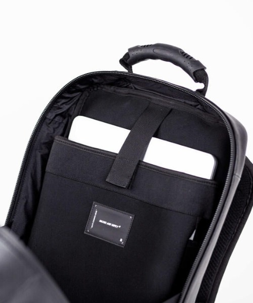 BROSKI AND SUPPLY（ブロスキーアンドサプライ）の「【BROSKI AND SUPPLY NEW ITEM】HUB5 / waterproof leather ビジネスバッグ（バックパック/リュック・メンズ・ネイビー/チャコールグレー・FREE）」の10枚目の写真