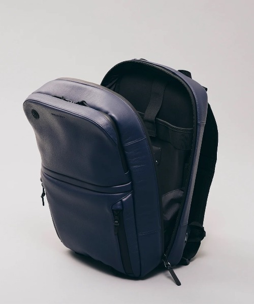 BROSKI AND SUPPLY（ブロスキーアンドサプライ）の「【BROSKI AND SUPPLY NEW ITEM】HUB5 / waterproof leather ビジネスバッグ（バックパック/リュック・メンズ・ネイビー/チャコールグレー・FREE）」の3枚目の写真