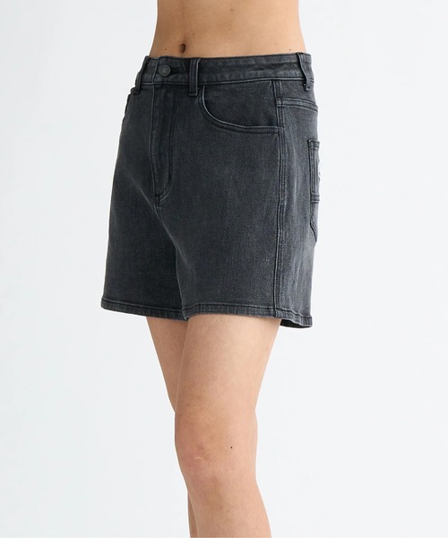 DC SHOES(ディーシーシューズ)の「25 WS TIGHTSHORT /DCストレッチデニムショートパンツ(その他パンツ・レディース・ブラック系その他/ライトブルー・MEDIUM/LARGE)」の4枚目の写真