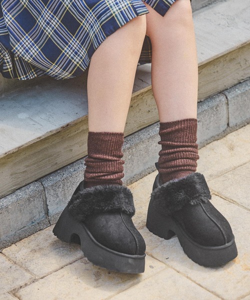 niko and...（ニコアンド）の「オリジナルフェイクムートンヒールシューズ（ブーツ・レディース・キャメル/ブラック・SMALL/MEDIUM/LARGE）」の2枚目の写真