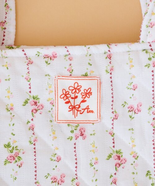 w closet（ダブルクローゼット）の「【あみこ企画】花柄キルティングバッグ（トートバッグ・レディース・レッド・FREE）」の6枚目の写真