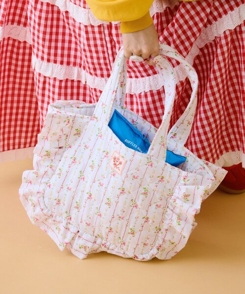 w closet（ダブルクローゼット）の「【あみこ企画】花柄キルティングバッグ（トートバッグ・レディース・レッド・FREE）」の11枚目の写真