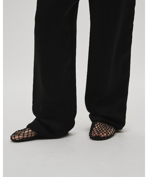 TODAYFUL(トゥデイフル)の「Satin Easy Pants(その他パンツ・レディース・キナリ/ダークブラウン/ブラック・36inch/38inch)」の8枚目の写真