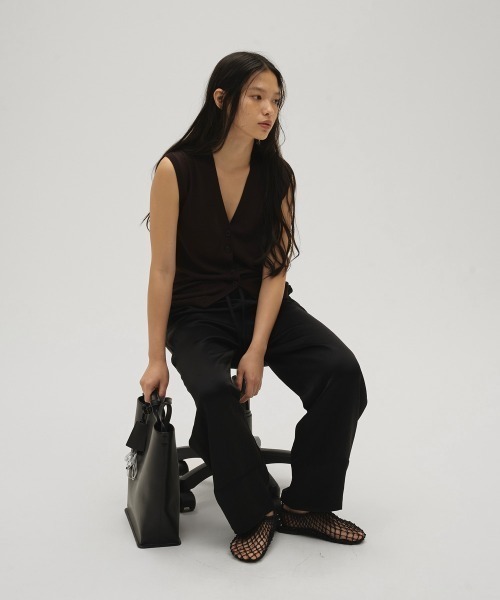 TODAYFUL(トゥデイフル)の「Satin Easy Pants(その他パンツ・レディース・キナリ/ダークブラウン/ブラック・36inch/38inch)」の7枚目の写真