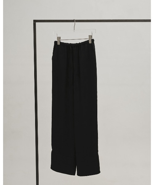 TODAYFUL(トゥデイフル)の「Satin Easy Pants(その他パンツ・レディース・キナリ/ダークブラウン/ブラック・36inch/38inch)」の12枚目の写真