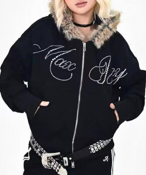 Achic(アシック)の「フェイクファーフード付き ラインストーンロゴブルゾン(ブルゾン・レディース・ブラック・M)」の12枚目の写真