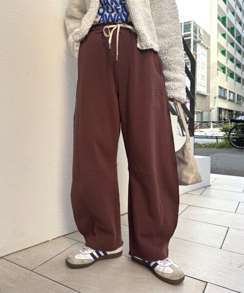 CIAOPANIC TYPY(チャオパニックティピー)の「【3サイズ展開】ワンポイントロゴ刺繍スウェットカーブパンツ(スウェットパンツ・レディース・ブラウン/ブラック/オフホワイト・LARGE/MEDIUM/SMALL)」の17枚目の写真
