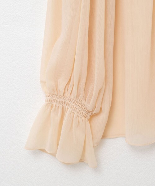 NOLLEY’S（ノーリーズ）の「ウォッシャブル楊柳ギャザーブラウス（シャツ/ブラウス・レディース・オフホワイト/カーキ/サーモンピンク・38）」の6枚目の写真