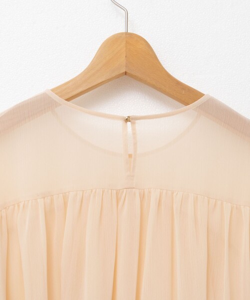 NOLLEY’S（ノーリーズ）の「ウォッシャブル楊柳ギャザーブラウス（シャツ/ブラウス・レディース・オフホワイト/カーキ/サーモンピンク・38）」の9枚目の写真