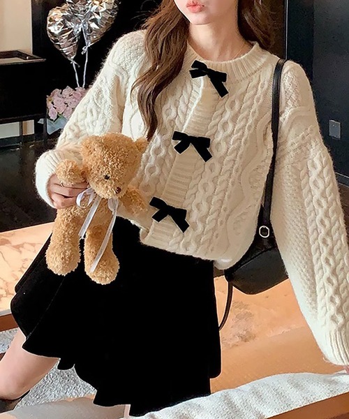 Asterellivi(アステレリビ)の「ケーブル編み リボン ニット カーディガン(ニット/セーター・レディース・ピンク/レッド/ホワイト・FREE)」の4枚目の写真