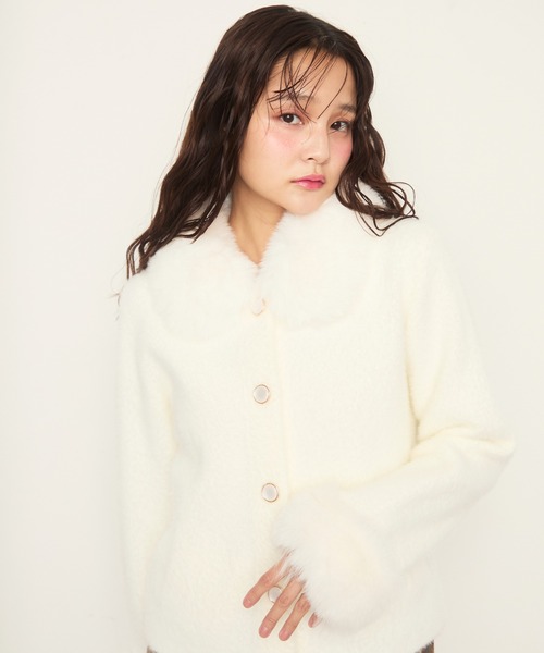 Nadana(ナダナ)の「ファー付きニットカーデ(ニット/セーター・レディース・ホワイト/ブラック・FREE)」の3枚目の写真