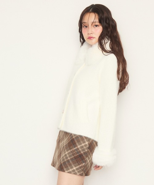 Nadana(ナダナ)の「ファー付きニットカーデ(ニット/セーター・レディース・ホワイト/ブラック・FREE)」の5枚目の写真