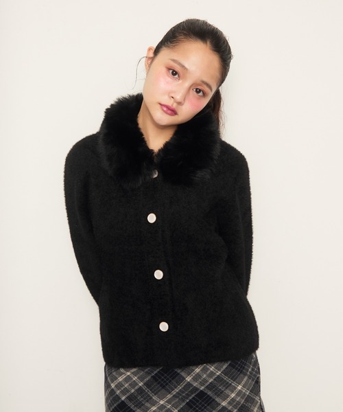Nadana(ナダナ)の「ファー付きニットカーデ(ニット/セーター・レディース・ホワイト/ブラック・FREE)」の7枚目の写真