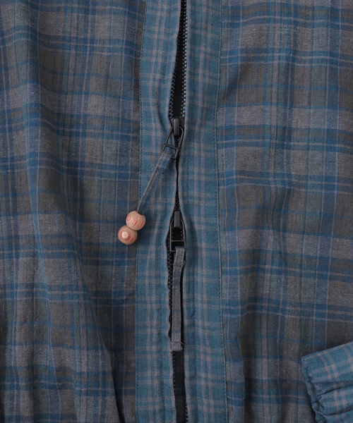 JIAN YE(ジェンイェ)の「JIAN YE / ジェンイェ オニHOODIE(ブルゾン・メンズ・ブラック系その他/ブルー・MEDIUM)」の6枚目の写真