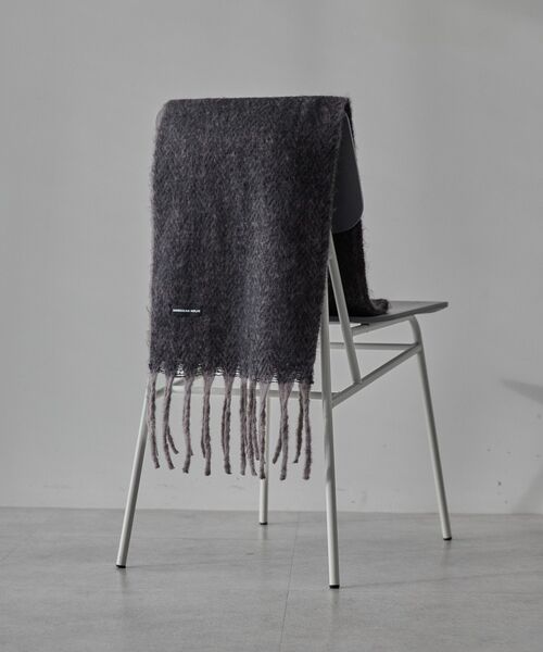 AMERICAN HOLIC（アメリカンホリック）の「バイカラーシャギーマフラー（マフラー・レディース・チャコールグレー/グレー/ブラウン・FREE）」の13枚目の写真