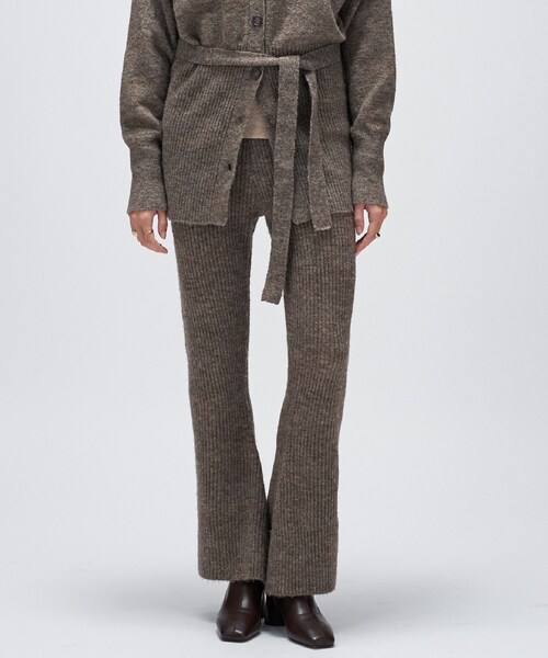 cloenc(クロエンス)の「【セットアップ】リブニットフレアパンツ(その他パンツ・レディース・ブラック系その他4/ブラウン系4・02)」の1枚目の写真