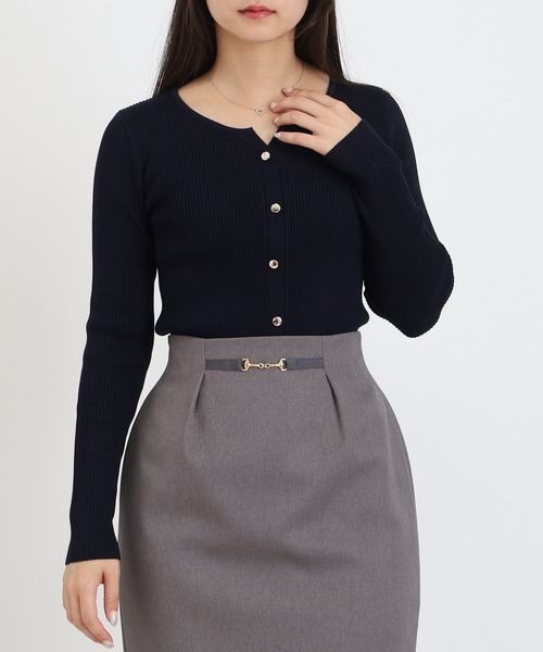 TRUDEA（トルディア）の「スリットフェイクリブニット（ニット/セーター・レディース・ネイビー/ブラウン/レッド/ブラック・MEDIUM/LARGE）」の2枚目の写真