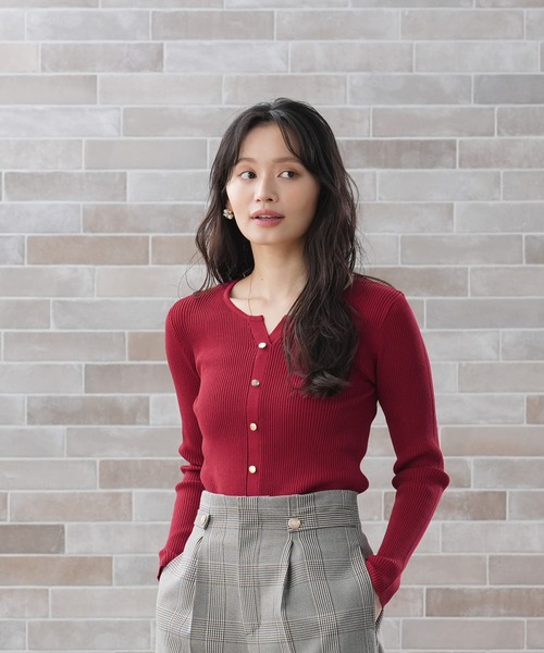 TRUDEA（トルディア）の「スリットフェイクリブニット（ニット/セーター・レディース・ネイビー/ブラウン/レッド/ブラック・MEDIUM/LARGE）」の19枚目の写真