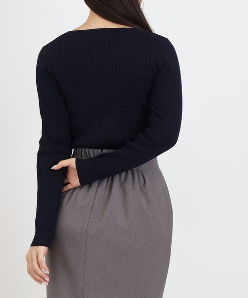 TRUDEA（トルディア）の「スリットフェイクリブニット（ニット/セーター・レディース・ネイビー/ブラウン/レッド/ブラック・MEDIUM/LARGE）」の16枚目の写真