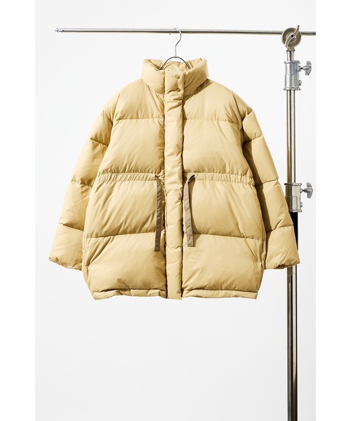 KWD（ケーダブルディー）の「【 KWD / ケーダブルディー 】MIDDLE DOWN JACKET / ミドルダウンジャケット　KWD-17JD　KFH（ダウンジャケット/コート・レディース・ベージュ・FREE）」の2枚目の写真