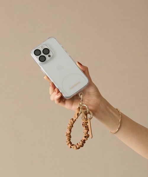 HASHIBAMI（ハシバミ）の「【HASHIBAMI】クシュクシュ レザー ハンドストラップ（スマホグッズ・レディース・ダークブラウン/ブラウン/ホワイト/ペールイエロー/ライトブルー/ブラック・FREE）」の4枚目の写真