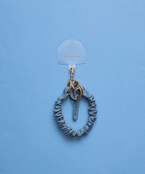 HASHIBAMI（ハシバミ）の「【HASHIBAMI】クシュクシュ レザー ハンドストラップ（スマホグッズ・レディース・ダークブラウン/ブラウン/ホワイト/ペールイエロー/ライトブルー/ブラック・FREE）」の8枚目の写真