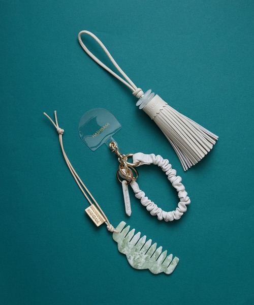 HASHIBAMI（ハシバミ）の「【HASHIBAMI】クシュクシュ レザー ハンドストラップ（スマホグッズ・レディース・ダークブラウン/ブラウン/ホワイト/ペールイエロー/ライトブルー/ブラック・FREE）」の7枚目の写真