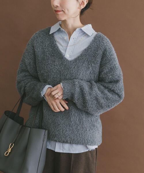 ITEMS URBANRESEARCH（アイテムズ アーバンリサーチ）の「アニモシャギーVネックニット（ニット/セーター・レディース・カーキ/グレー/ベージュ・FREE）」の5枚目の写真