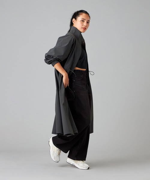 Chacott(チャコット)の「フリーダムスリーブロングコート(カバーオール・レディース・ベージュ/ダークグレー・M)」の4枚目の写真