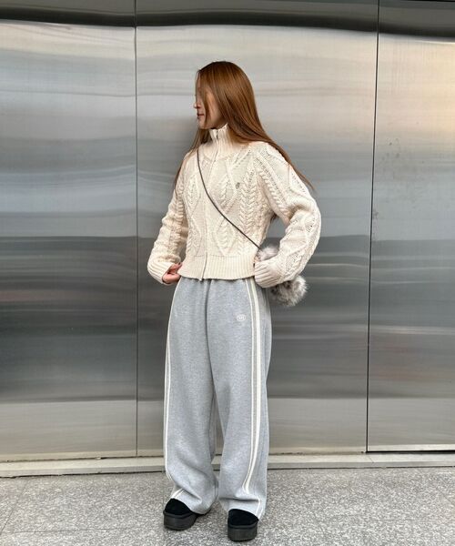 Kijun(キジュン)の「Double Line Track Pants Black(スウェットパンツ・レディース・その他・SMALL)」の2枚目の写真