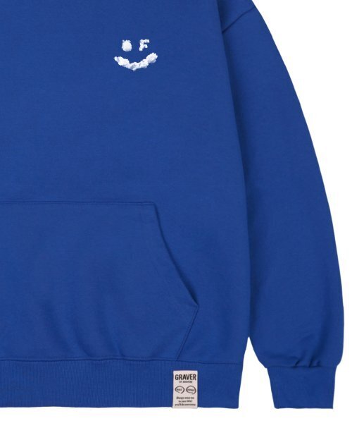 GRAVER（グレーバー）の「[ユニセックス]スモール クラウド ドローイングスマイル フードパーカー_コバルトブルー（パーカー・レディース・ブルー・SMALL/MEDIUM/LARGE/X-LARGE）」の3枚目の写真