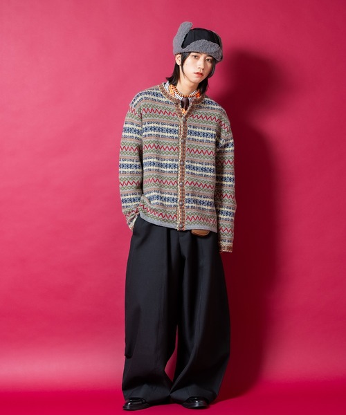 a.p.o.v.(エーピーオービー)の「a.p.o.v. フェアアイル柄ニット刻印コンチョボタンクルーネックカーディガン(カーディガン/ボレロ・メンズ・グレー/ブルー・ONESIZE)」の8枚目の写真