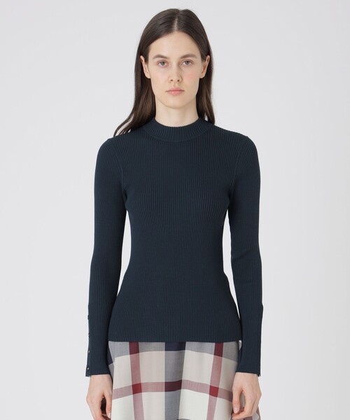 BLUE LABEL CRESTBRIDGE(ブルーレーベルクレストブリッジ)の「レーヨンストレッチハイネックニット(ニット/セーター・レディース・ブラック/ホワイト/ダークネイビー・38)」の3枚目の写真