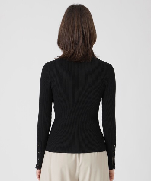 BLUE LABEL CRESTBRIDGE(ブルーレーベルクレストブリッジ)の「レーヨンストレッチハイネックニット(ニット/セーター・レディース・ブラック/ホワイト/ダークネイビー・38)」の11枚目の写真