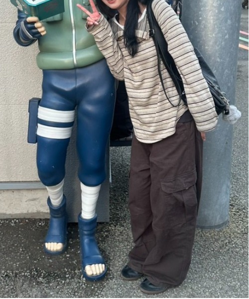 Vini（ヴィニ）の「オフショルダールーズボーダートップス（Tシャツ/カットソー・レディース・ブラウン/ダークグレー・MEDIUM）」の13枚目の写真