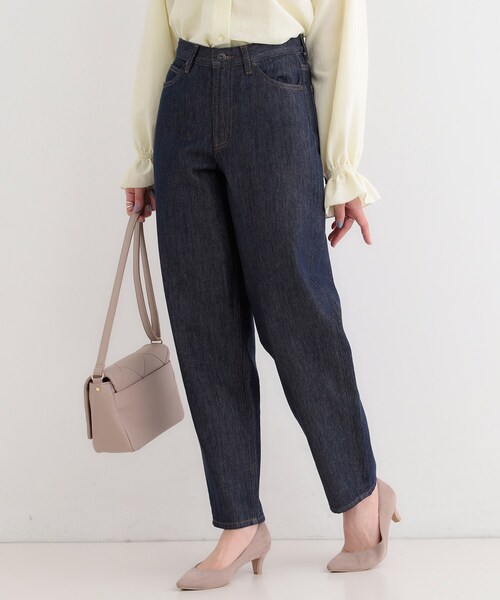 SHOO・LA・RUE（シューラルー）の「【SHOO・LA・RUE DENIM】大人のきれいめカジュアルに デニムテーパードパンツ（デニムパンツ・レディース・ネイビー/オフホワイト/ブルー・01/02/03/04/10）」の2枚目の写真