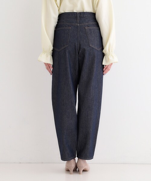 SHOO・LA・RUE（シューラルー）の「【SHOO・LA・RUE DENIM】大人のきれいめカジュアルに デニムテーパードパンツ（デニムパンツ・レディース・ネイビー/オフホワイト/ブルー・01/02/03/04/10）」の20枚目の写真