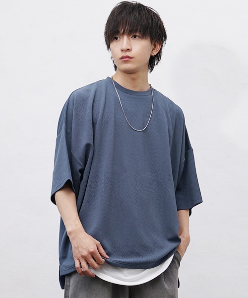 MinoriTY(マイノリティ)の「【MinoriTY】6分袖&長袖 柔らか梨地素材スーパービッグシルエットドルマンスリットトレーナー ロンT カットソー メンズ 半袖 春服 オーバーサイズ ルーズフィット(Tシャツ/カットソー・メンズ・ブラック/グレイッシュベージュ/ホワイト/ライトグレー/ブラウン/チャコール/ブルー/ブルー系1/ライトグレー系1/グレー系1/ブラック系1・L/M/S)」の11枚目の写真