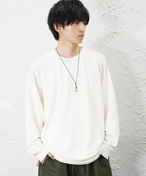 MinoriTY(マイノリティ)の「【MinoriTY】柔らか梨地素材スーパービッグシルエットドルマンスリットトレーナー 長袖ロンT カットソー メンズ 春服 オーバーサイズ ルーズフィット(Tシャツ/カットソー・メンズ・ブラック/グレイッシュベージュ/ホワイト/ライトグレー/ブラウン/チャコール/ブルー・L/M/S)」の13枚目の写真