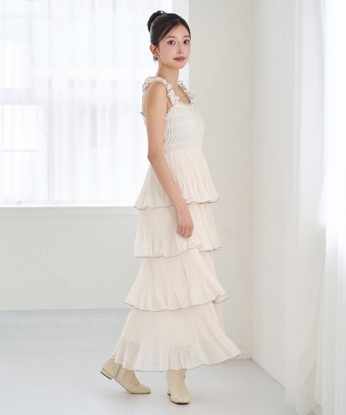 Seemi. byNICECLAUP( シーミーバイナイスクラップ)の「【Seemi.】シャーリング細プリーツワンピース(ワンピース・レディース・ブラック系その他/パープル系その他/アイボリー・FREE)」の12枚目の写真