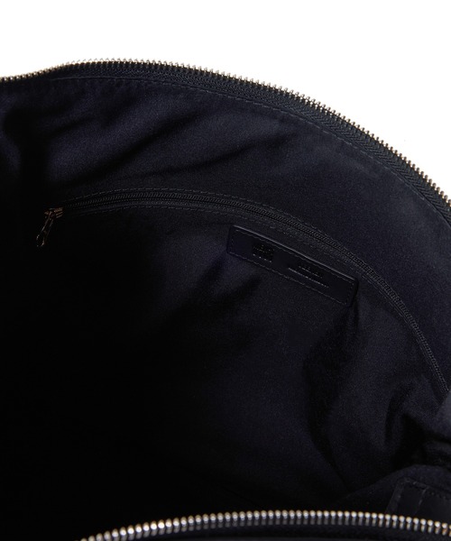 MEN'S BIGI（メンズビギ）の「【SEEKER/シーカー】別注 ソフトレザーショルダーバッグ（ショルダーバッグ・メンズ・ブラック/グレー系その他・FREE）」の11枚目の写真