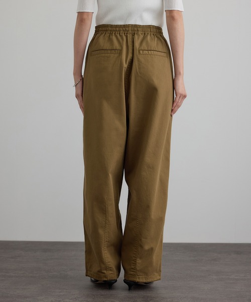 SALON adam et rope'(サロン アダム エ ロペ)の「【WEB限定】ブロークンツイルミリタリータックカーゴパンツ(カーゴパンツ・レディース・カーキ/キャメル/オフホワイト・FREE)」の12枚目の写真