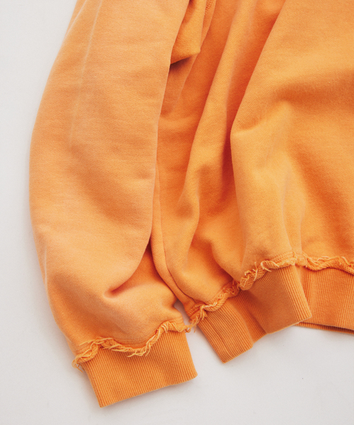 JOURNAL STANDARD relume（ジャーナルスタンダード　レリューム）の「ラフカット クルーネックスウェット（スウェット・メンズ・パープル/グレー/オレンジ/ライトグリーン・MEDIUM/LARGE）」の5枚目の写真