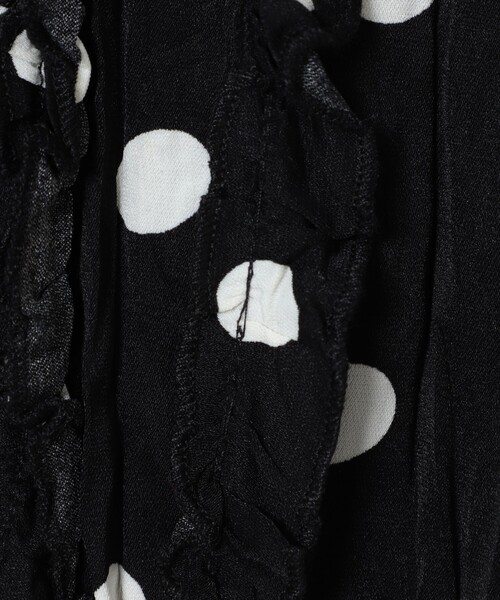 Ray BEAMS（レイビームス）の「ドット クリンクル フリル シャツ（シャツ/ブラウス・レディース・オフホワイト/ブラック・ONE SIZE）」の9枚目の写真