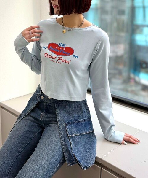 w closet（ダブルクローゼット）の「ハートリボン刺繍Tシャツ（Tシャツ/カットソー・レディース・サックスブルー/グレー/オフホワイト・FREE）」の3枚目の写真