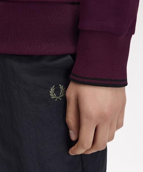 FRED PERRY(フレッドペリー)の「Half Zip Collared Sweatshirt/ハーフジップカラースウェットシャツ(スウェット・メンズ・ダークオリーブ/ブラック/ベージュ/グレー/ネイビー/ベージュ系その他/プラム・M/S/L)」の22枚目の写真