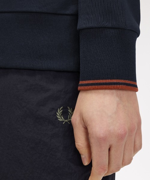 FRED PERRY(フレッドペリー)の「Half Zip Collared Sweatshirt/ハーフジップカラースウェットシャツ(スウェット・メンズ・ダークオリーブ/ブラック/ベージュ/グレー/ネイビー/ベージュ系その他/プラム・M/S/L)」の12枚目の写真
