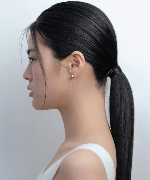MUSINSA STANDARD WOMAN(ムシンサスタンダードウーマン)の「ウィメンズウォータードロップイヤリング(ピアス(両耳用)・レディース・その他・FREE)」の4枚目の写真
