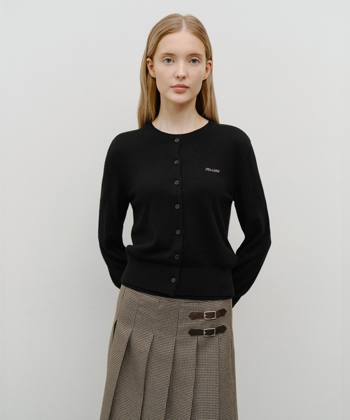 MARITHE + FRANCOIS GIRBAUD(マリテフランソワジルボー)の「W HALF KNIT ROUND NECK CARDIGAN SET UP(アンサンブル・レディース・オートミール/ピンク/ブラック・SMALL/MEDIUM)」の1枚目の写真