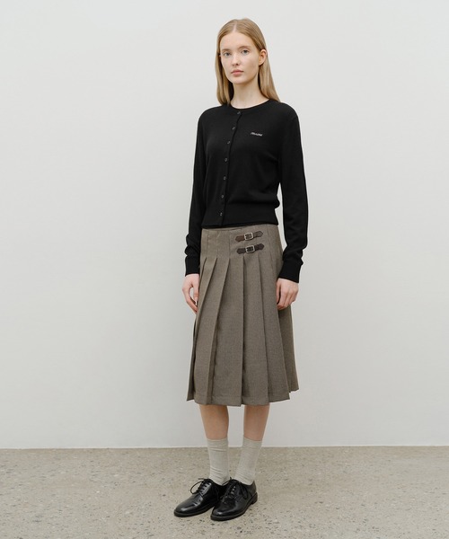 MARITHE + FRANCOIS GIRBAUD(マリテフランソワジルボー)の「W HALF KNIT ROUND NECK CARDIGAN SET UP(アンサンブル・レディース・オートミール/ピンク/ブラック・SMALL/MEDIUM)」の4枚目の写真